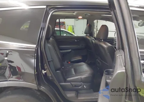 2017 Honda Pilot Elite z USA, uszkodzony, nr VIN 5FNYF6H08HB047640